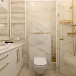 Апартаменты Aleja Solidarnosci 60b Ii By Renters Варшава