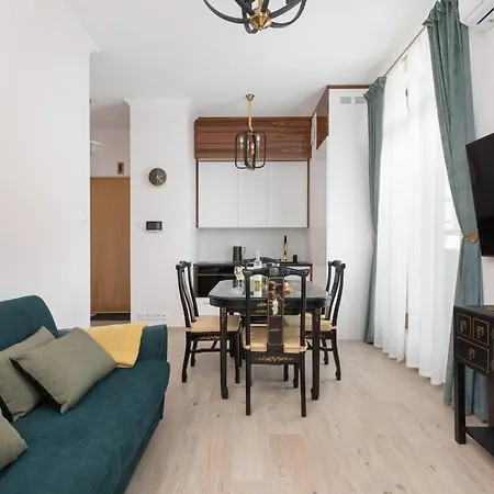 Aleja Solidarnosci 60b Ii By Renters