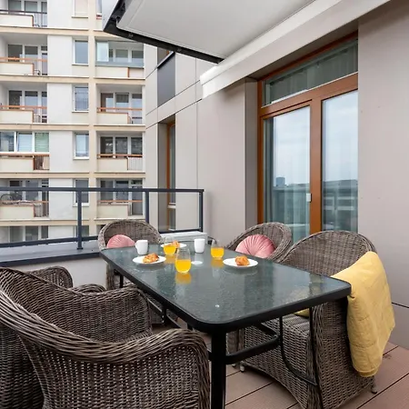 Aleja Solidarnosci 60b Ii By Renters *