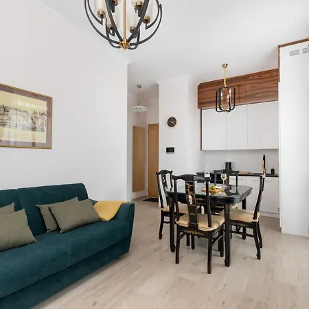 Aleja Solidarnosci 60b Ii By Renters Varsovia